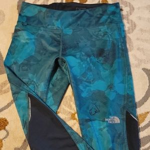 The North Face Capri Workout Pants size Women's Small
